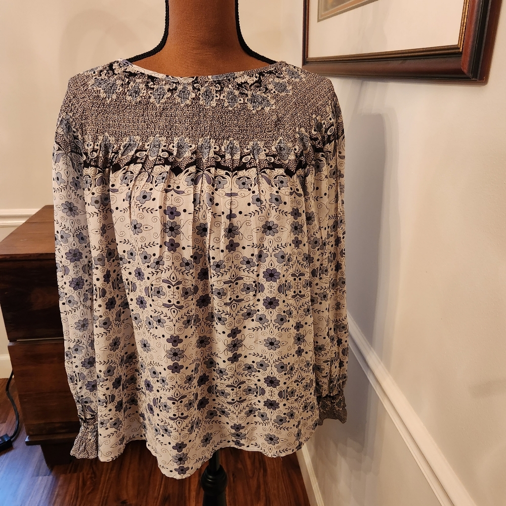 Sundance silk floral blouse stretch neckline and cuffs